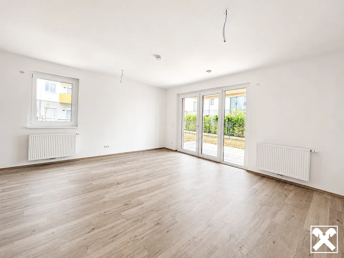 Newly built apartment with terrace and private garden