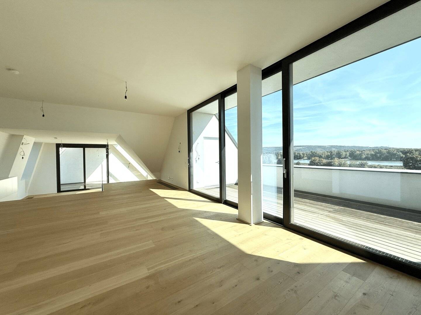 Apartment Donau Kuchelau with private dock