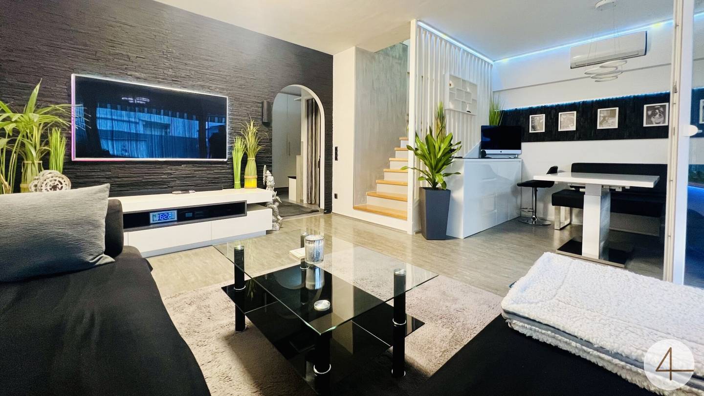 4-Room Townhouse with Garden