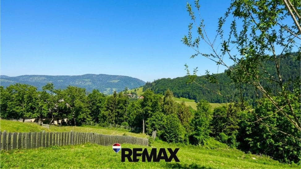 Baugrundstück mit See- und Bergblick in Steinbach am Attersee