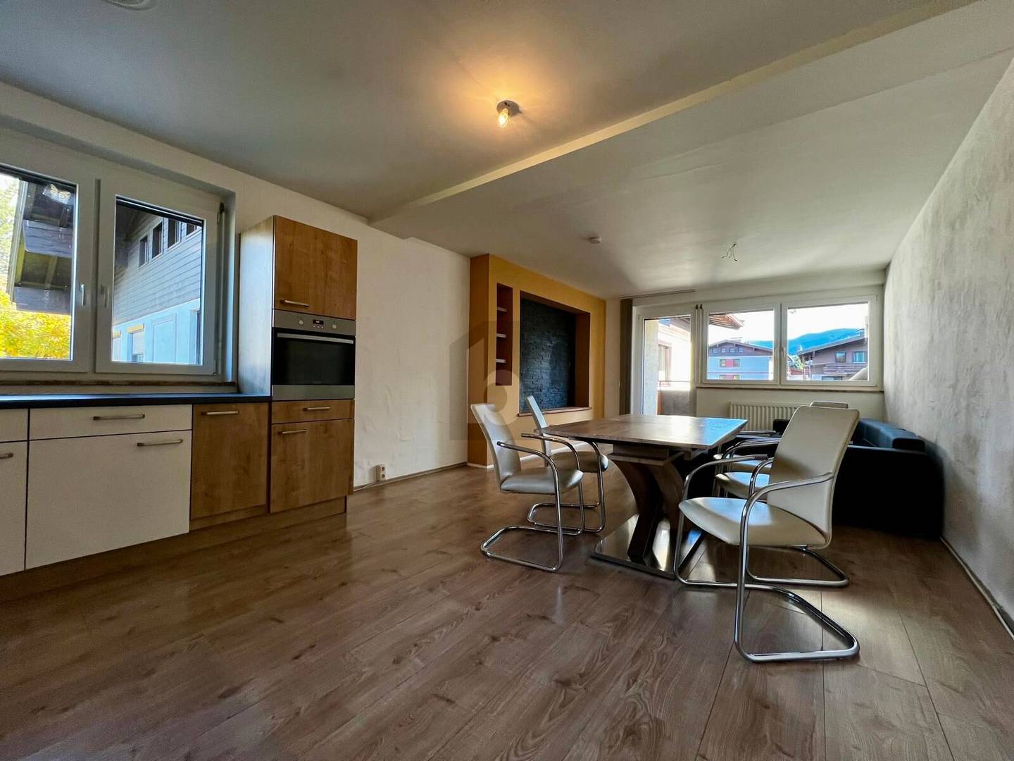 Wohnung with sunny balcony in family friendly location