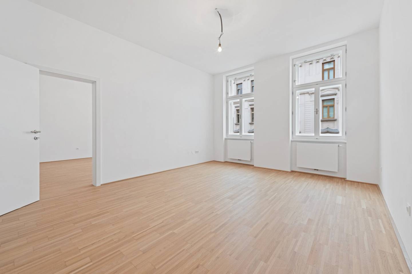 A wing is part of the apartment! Ideal floor plan for a discerning family!