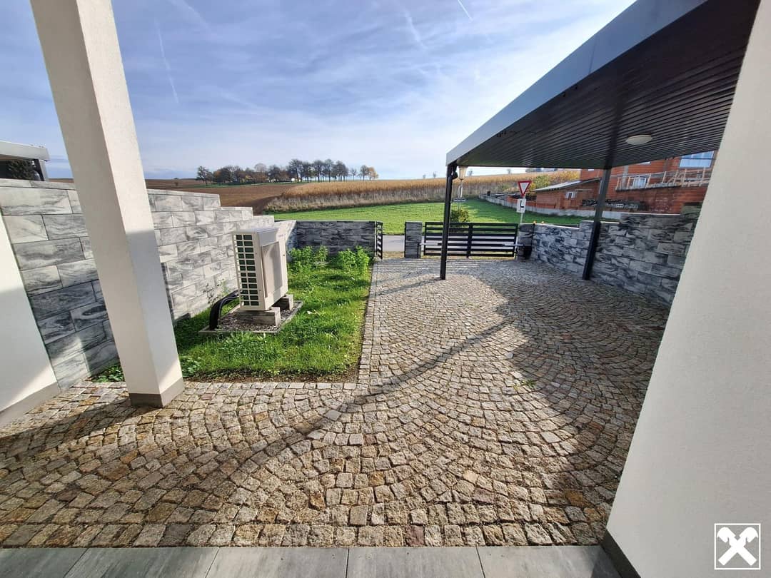 Haus 2 Einfahrt