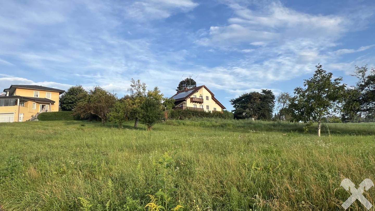 Traumhaftes Sonnengrundstück in St. Peter mit genehmigter Einreichplanung