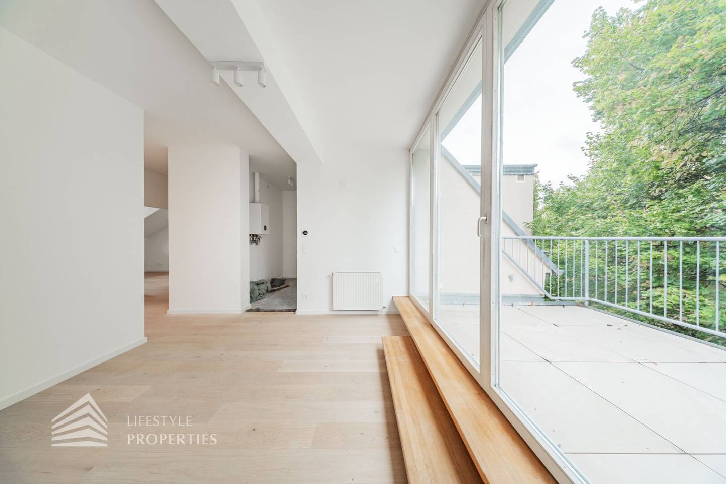 Attic apartment near Kutschkermarkt