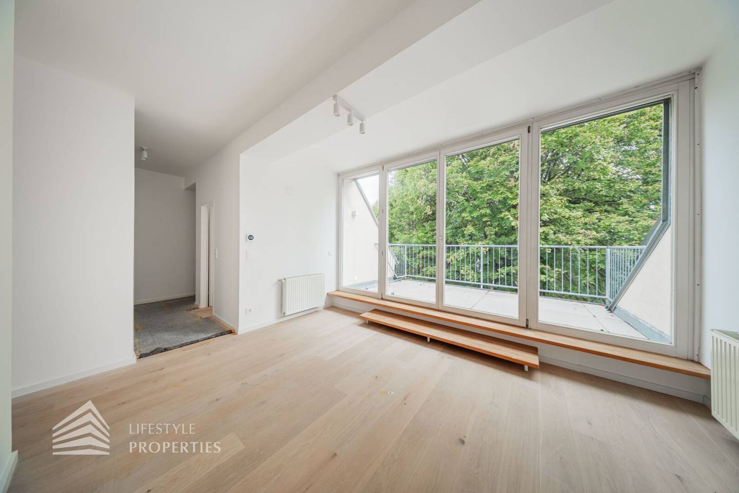 Attic apartment near Kutschkermarkt