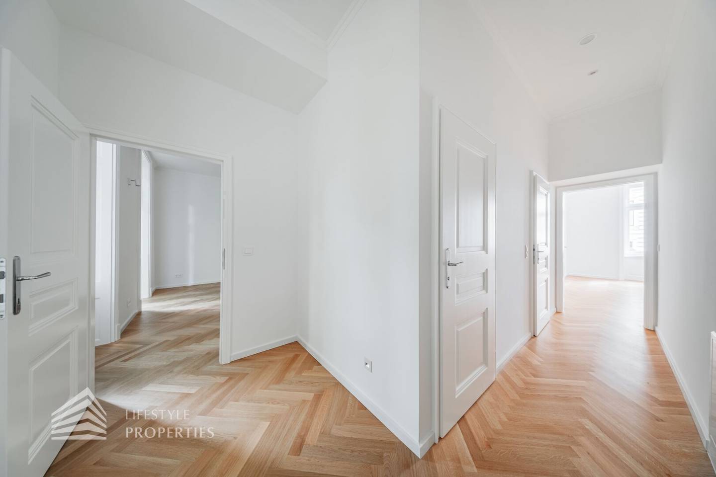First occupancy apartment with terrace and garden
