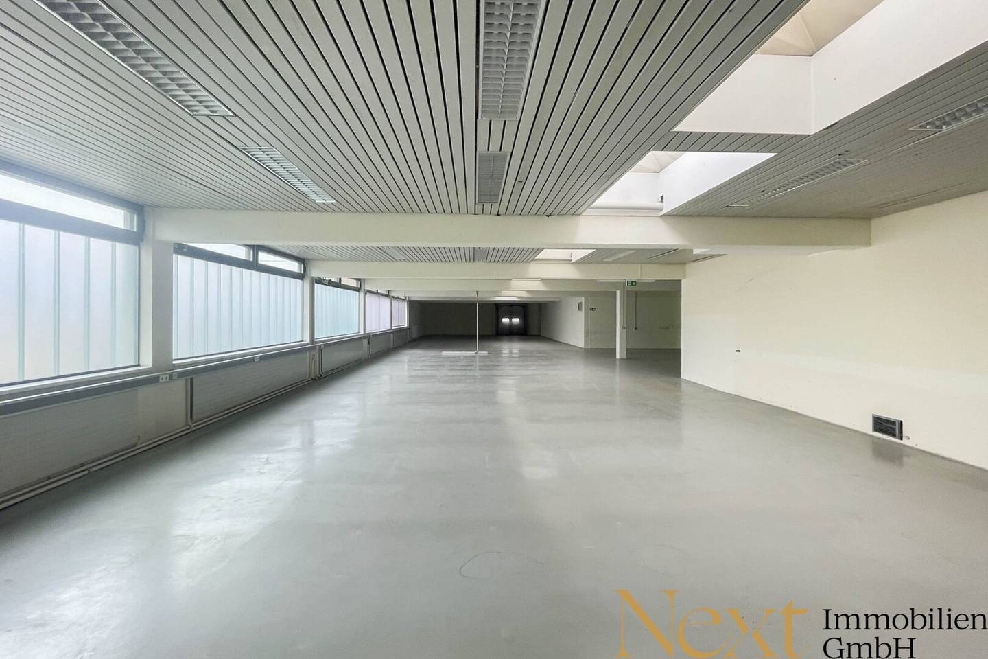 Multifunctional office space with warehouse in Pasching for rent Divisible
