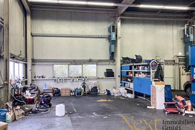 Lagerhalle mit 2 Rolltoren in Leonding zu vermieten!