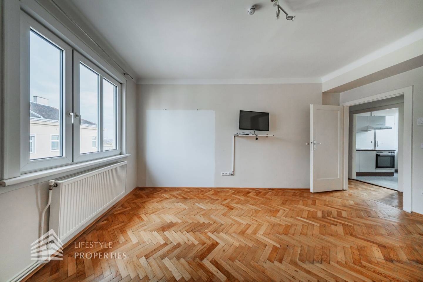 Old building apartment near Meiselmarkt and U3
