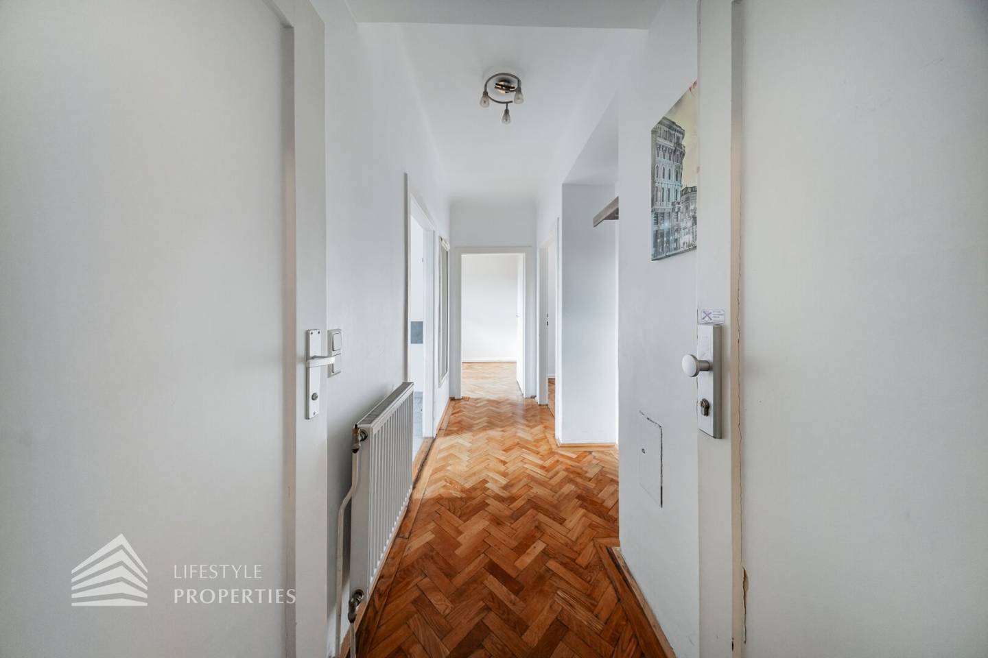 Old building apartment near Meiselmarkt and U3