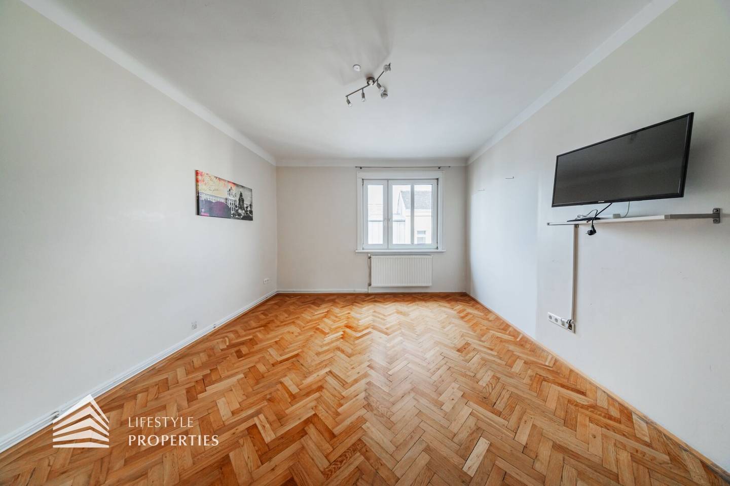 Old building apartment near Meiselmarkt and U3