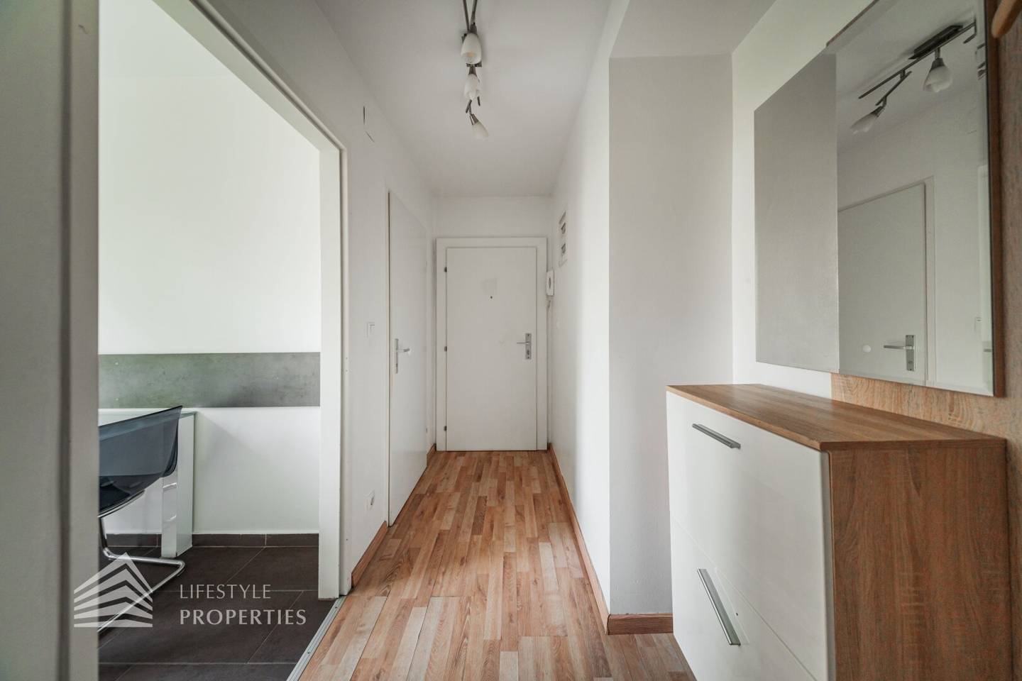Apartment bright near Meiselmarkt with built in kitchen