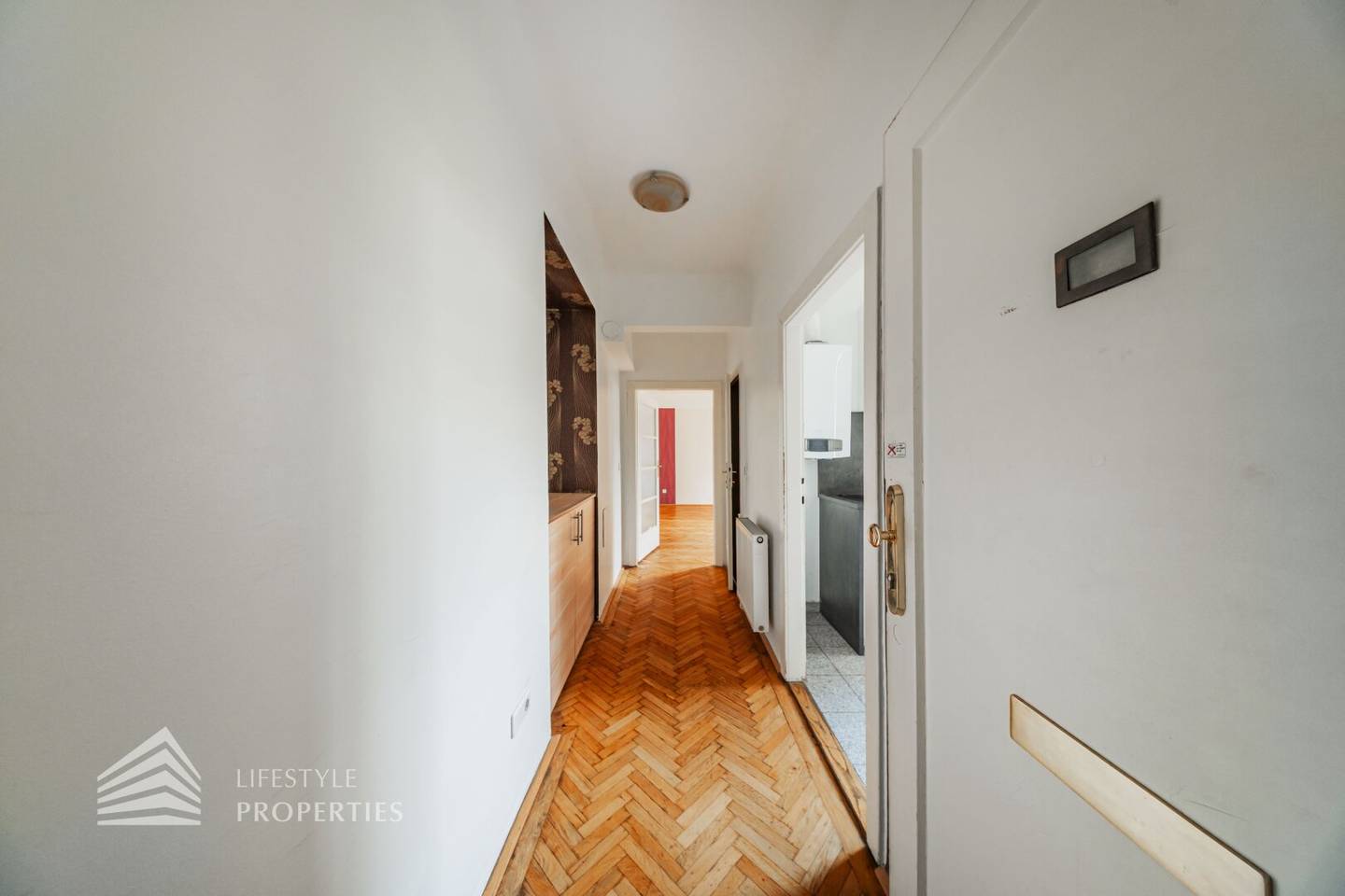 Apartment with built in kitchen near Meiselmarkt
