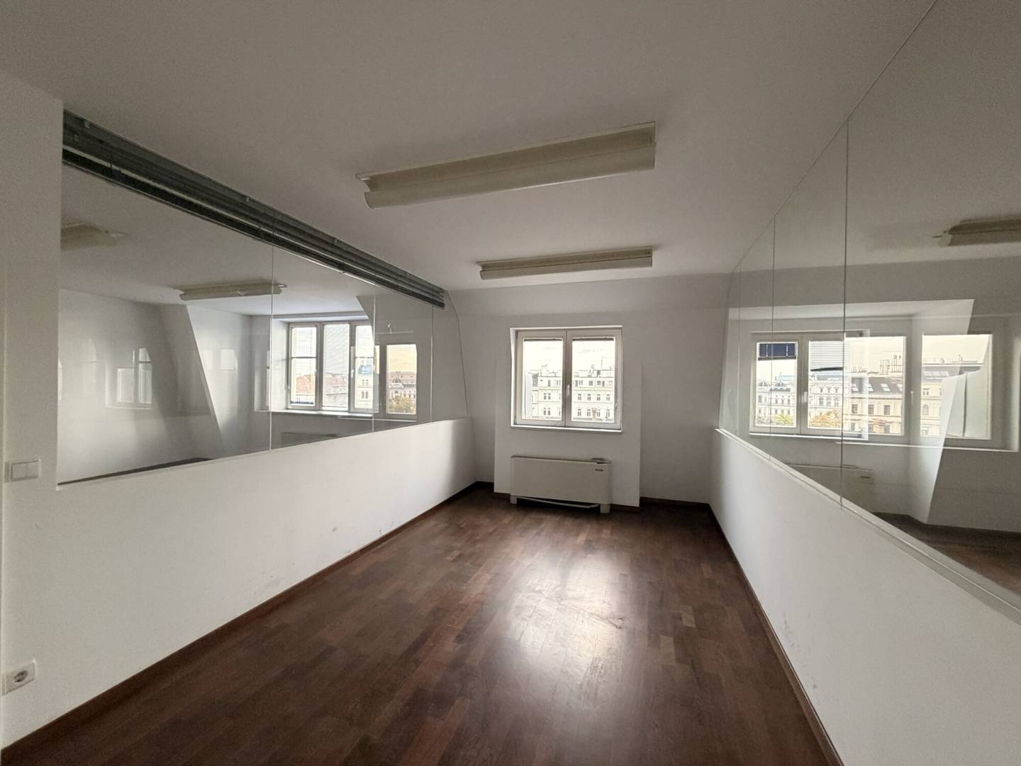 Dachgeschosswohnung with Votivkirche view Vienna