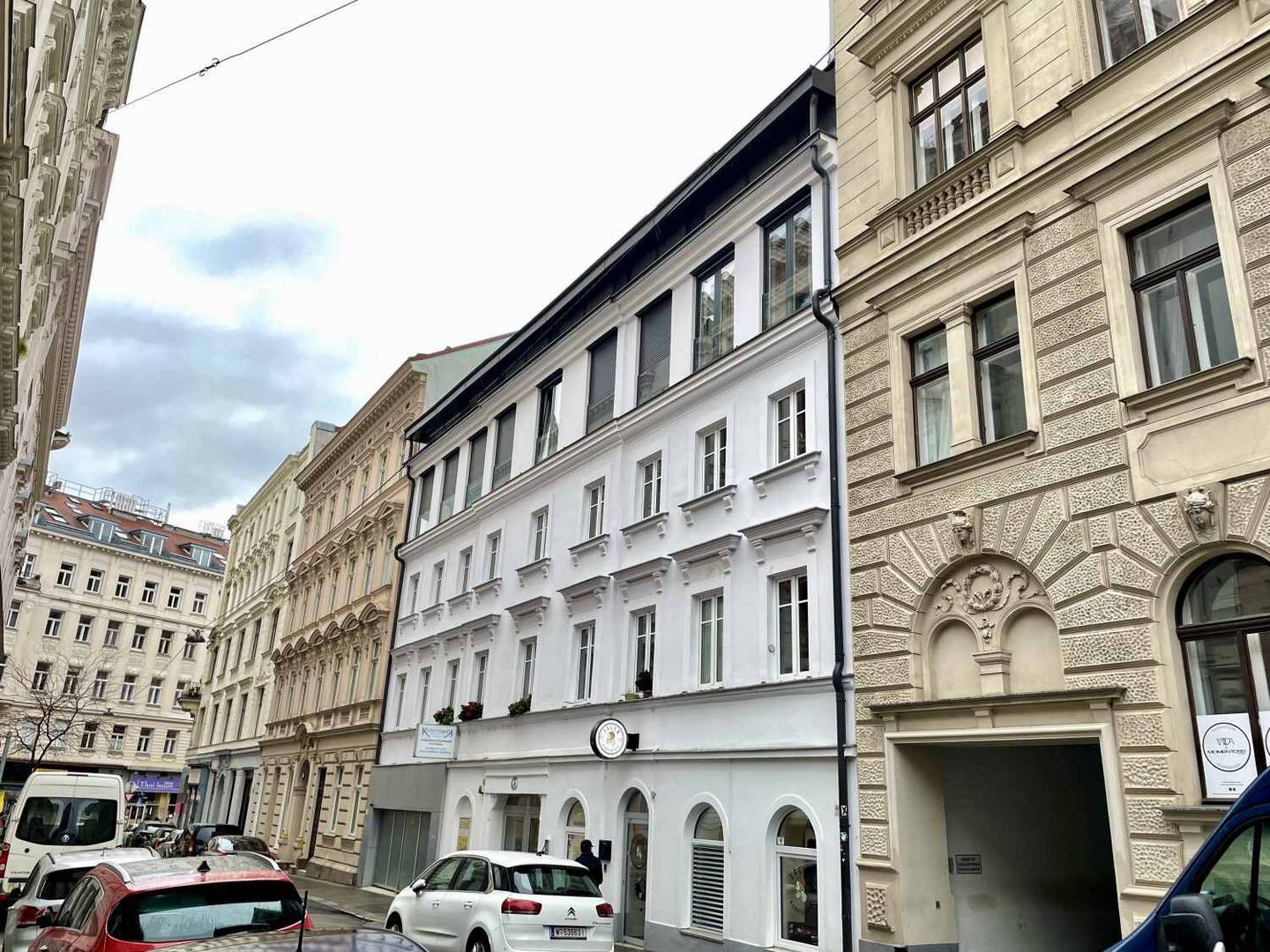 Wohnung im Altbau sechster Bezirk mit Aufzug