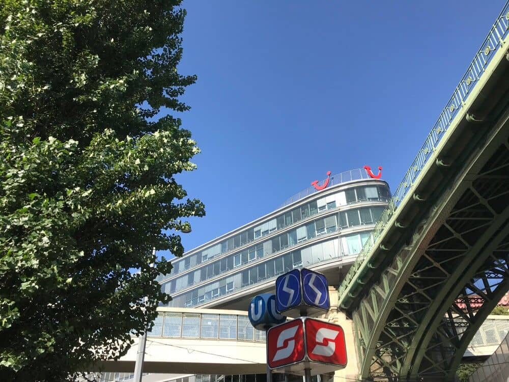Skyline Offices - Büros auf der U-Bahn