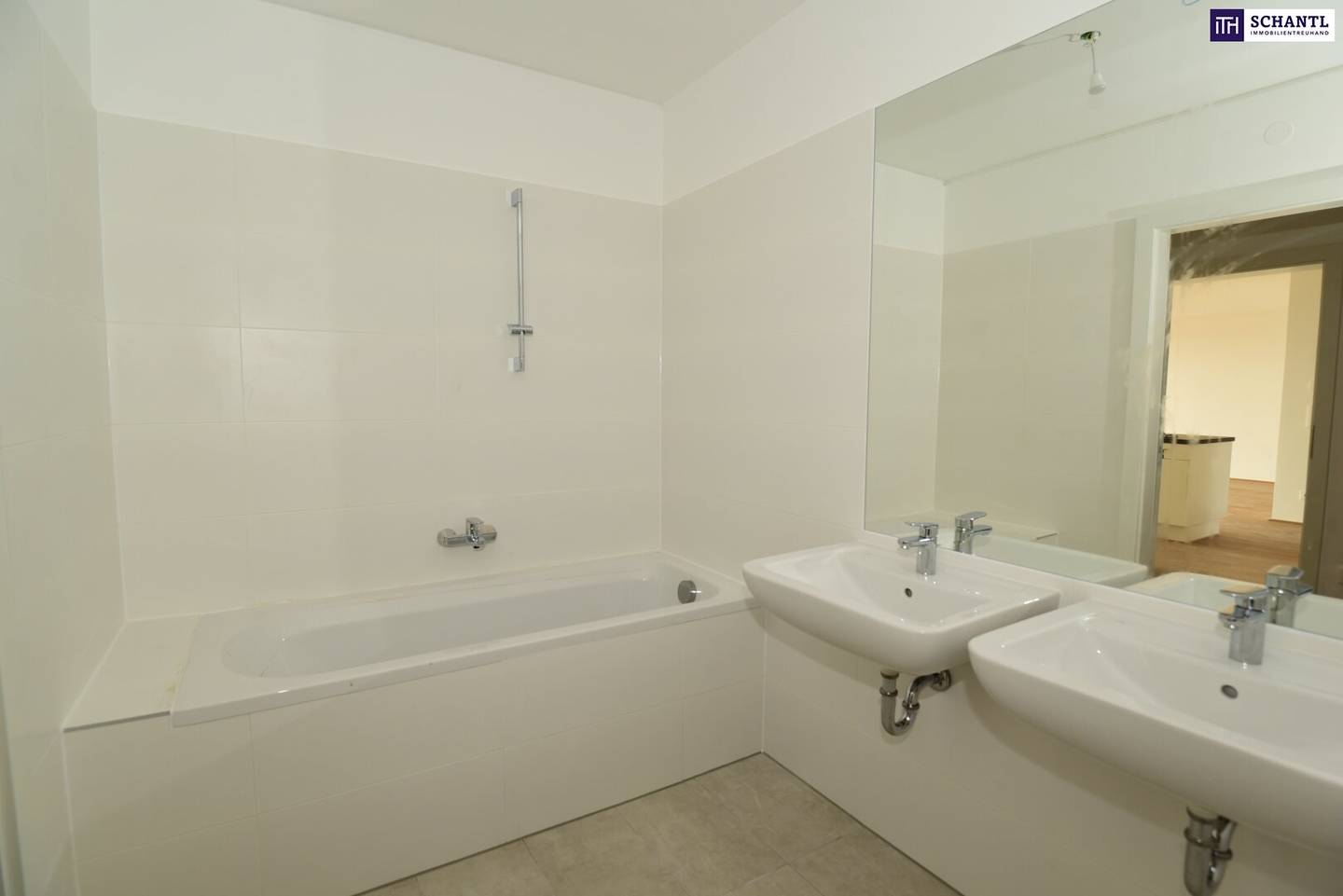 Wohnung south facing balcony first occupancy garage spaces included