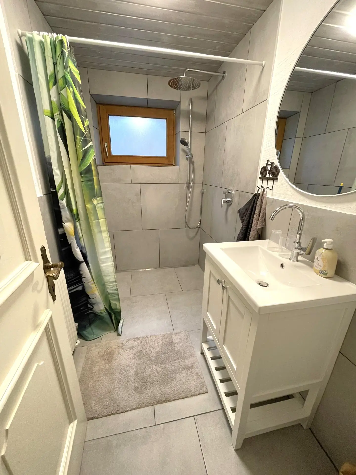 Badezimmer (2-Zimmer Wohnung / Top 4)