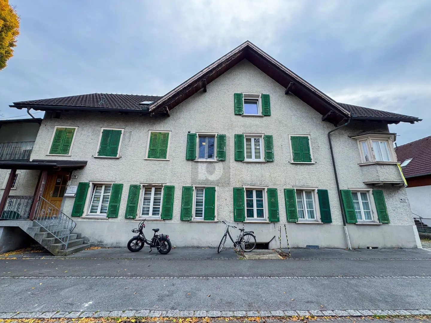 Anlegerwohnung in guter Lage mit großem Grundstück