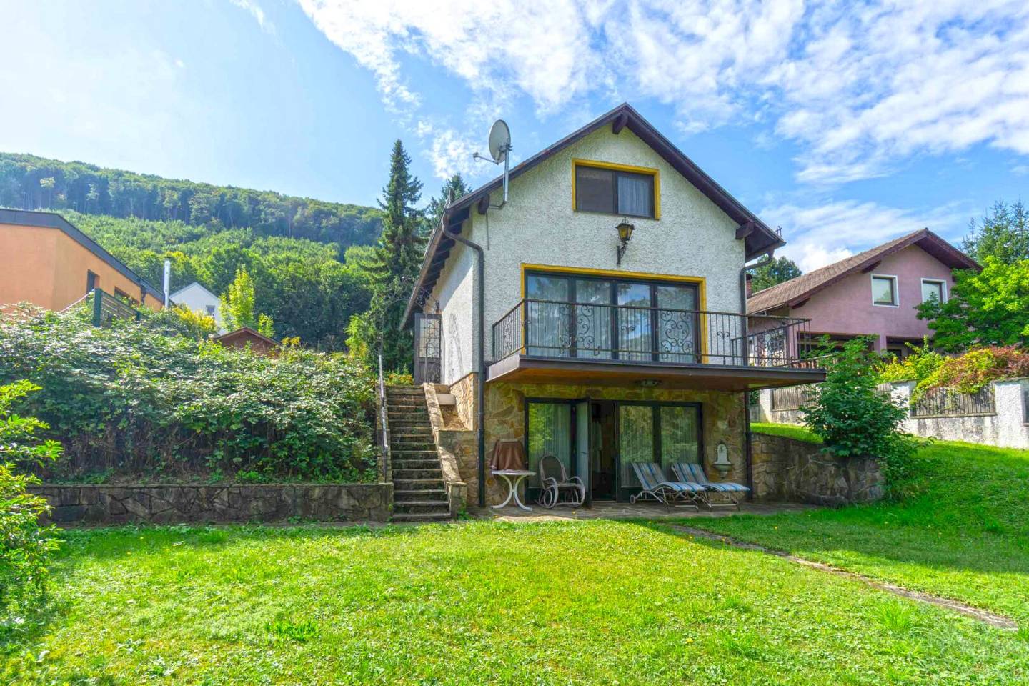 Idyllic country house in a residential settlement at the forest edge in Triestingtal, southern mountain region near Vienna