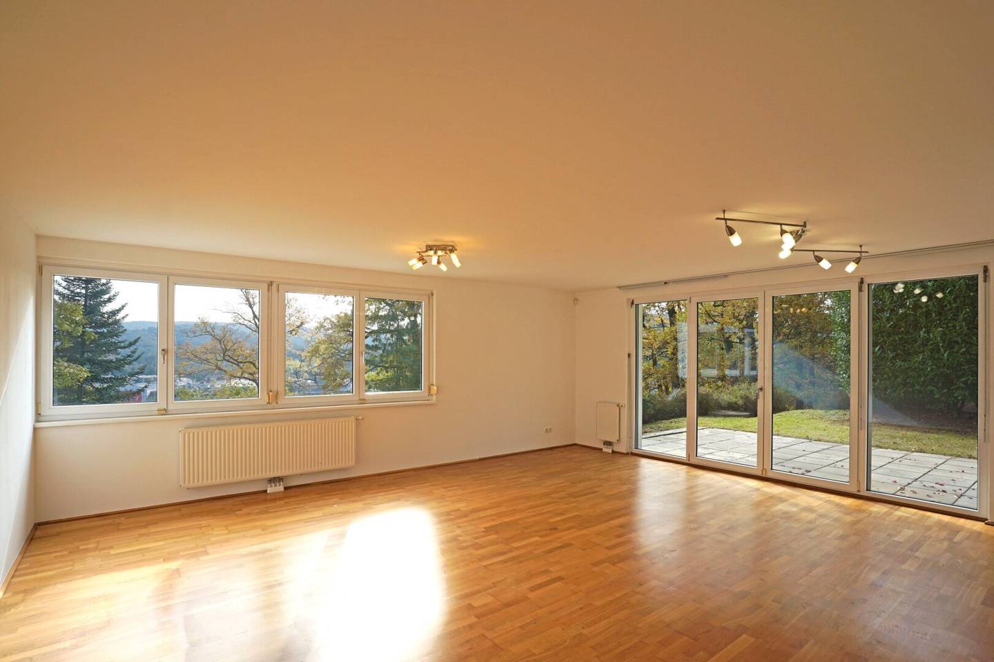 Apartment in a quiet green setting at Loudonschen Wald with garden and terrace