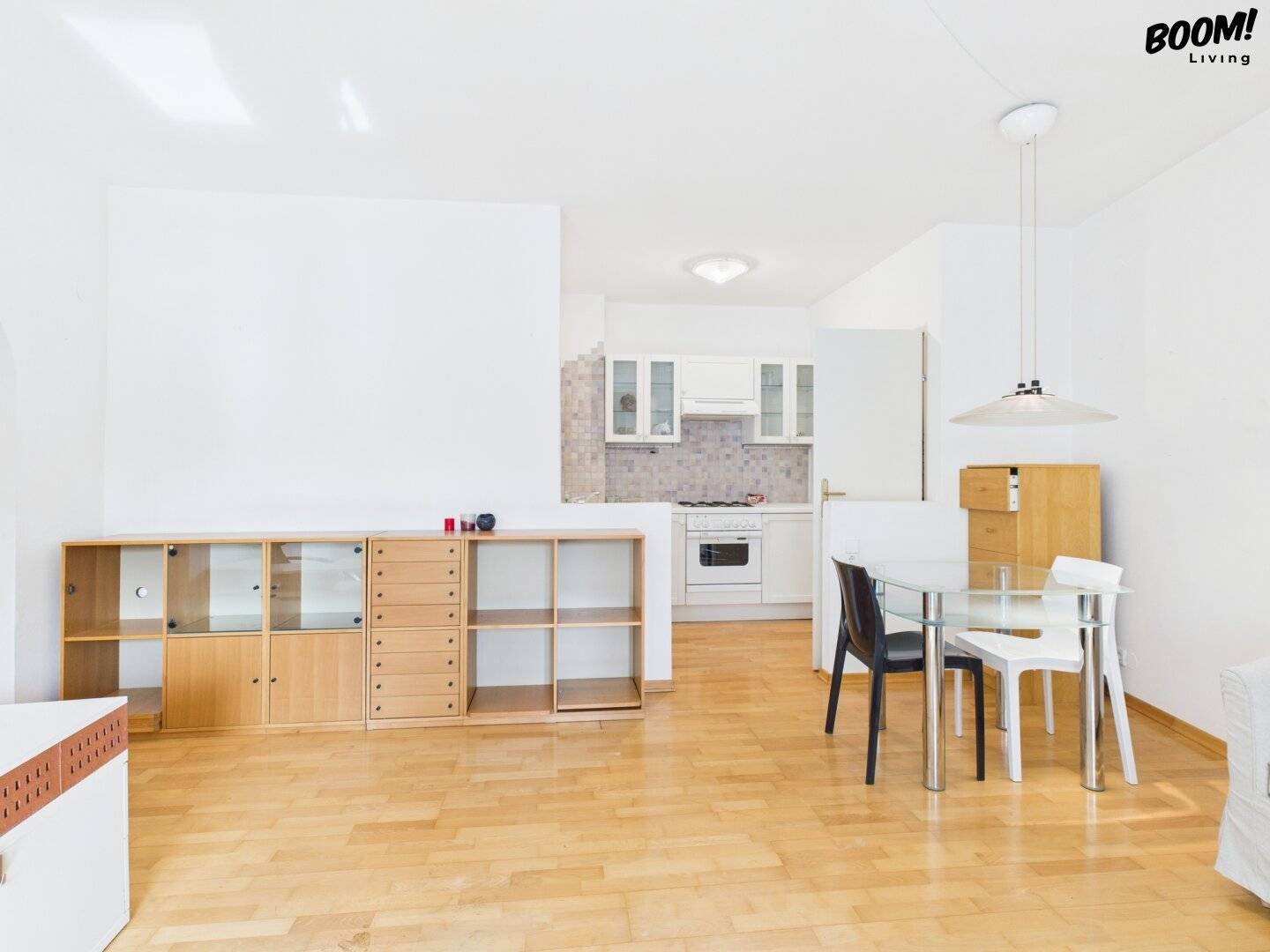 Quiet 1 Bedroom Apartment with Courtyard Location and Green View