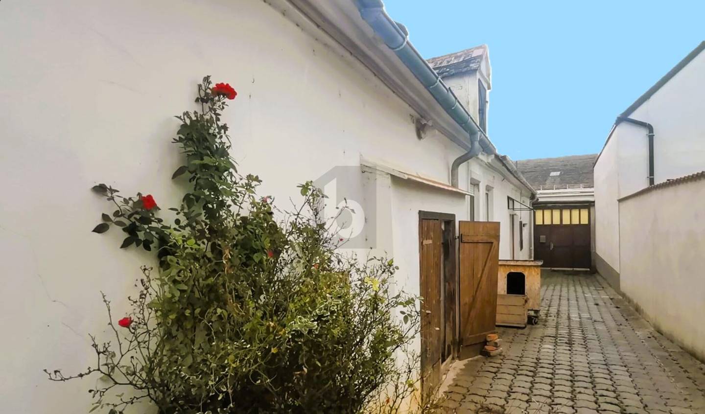 Traditioneller Streckhof mit Garten und Scheune Familienwohnung
