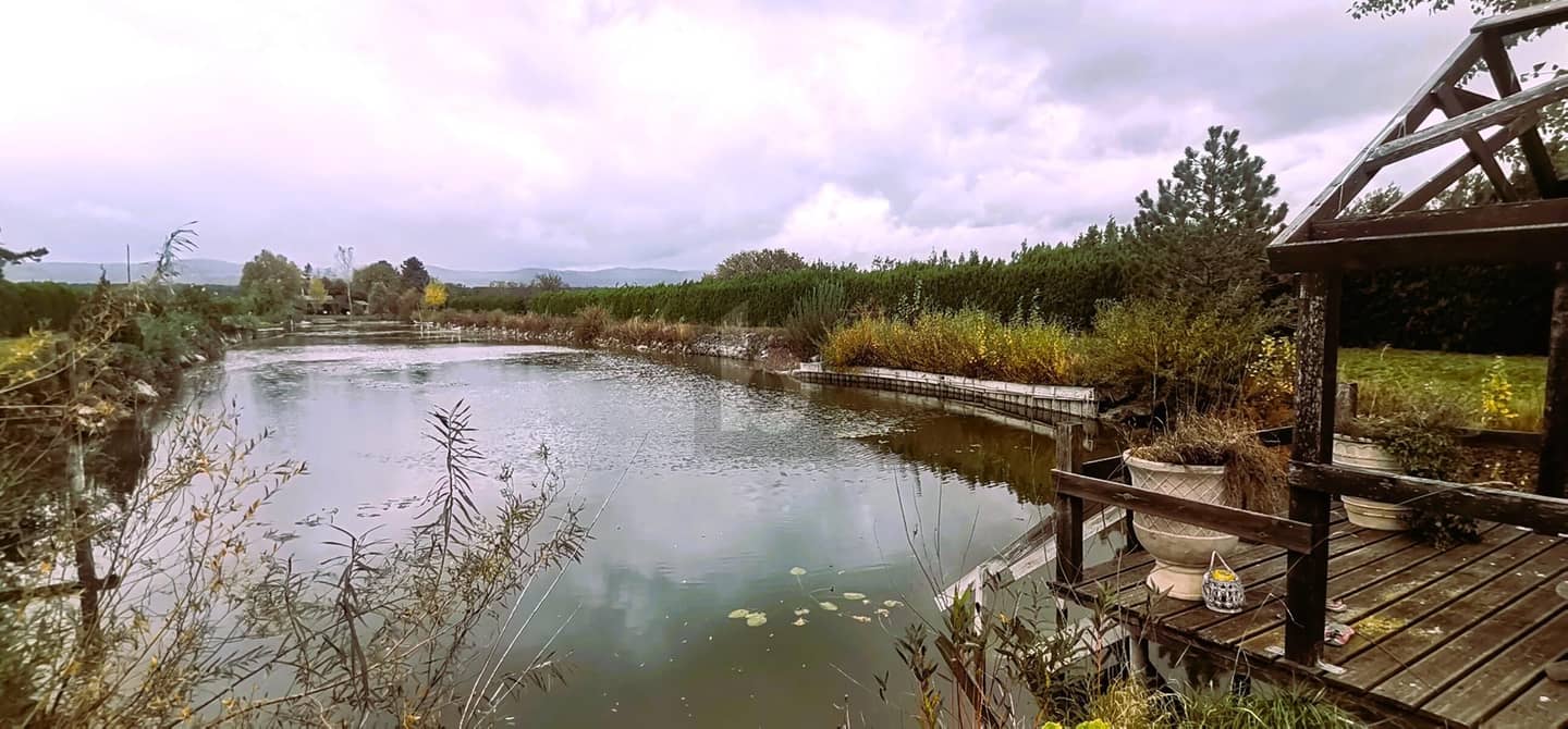 Idyllische Fischerhütte am Teich Ferienwohnung
