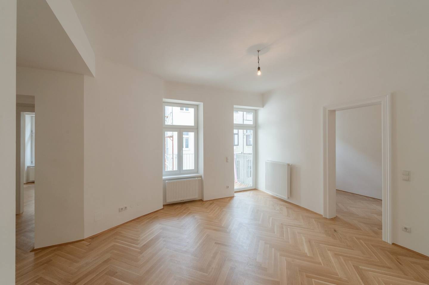 NEW Great 3 room old building apartment with balcony
