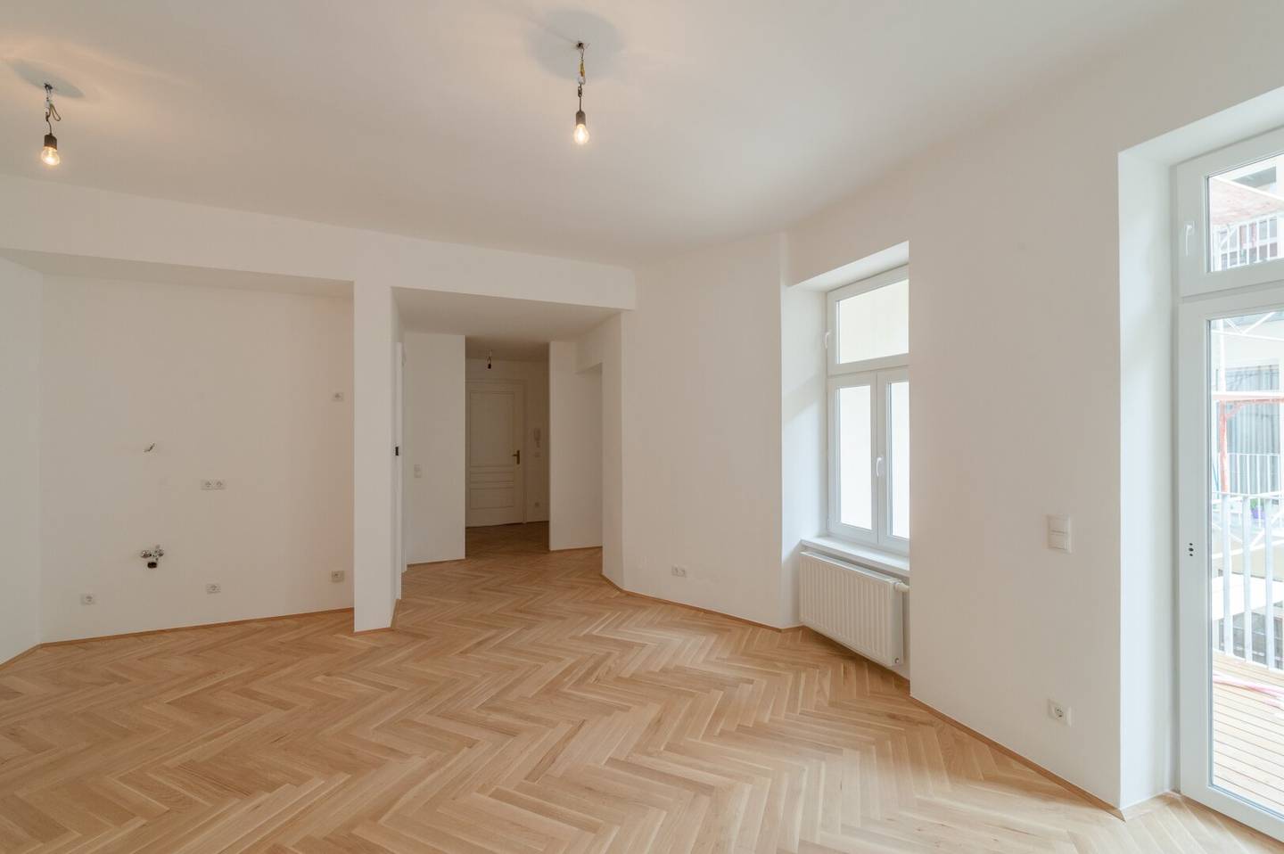 NEW Great 3 room old building apartment with balcony
