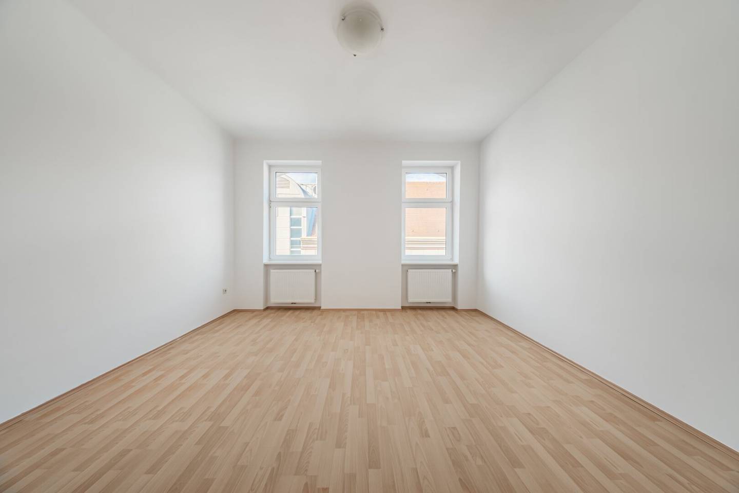Nächst U3 Ottakring! Zentral begehbarer 3-Zimmer-Altbau im 3. Stock!