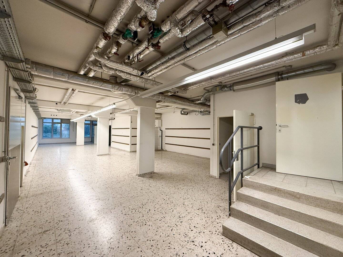 Attractive retail in 1050 Vienna, 643 m² space for your business