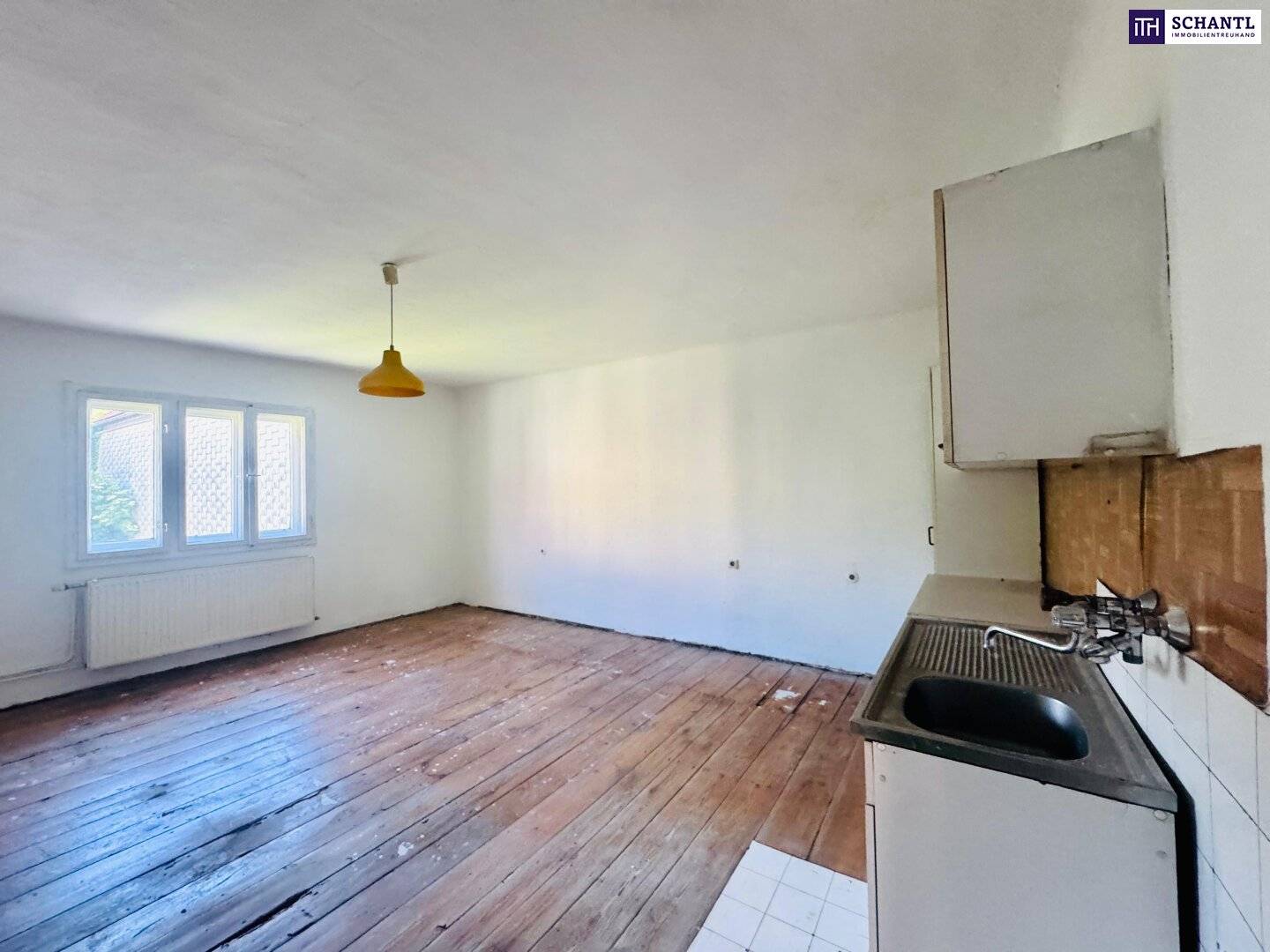 Renovation needed Charming 55 m² apartment with potential in central Graz location near FH