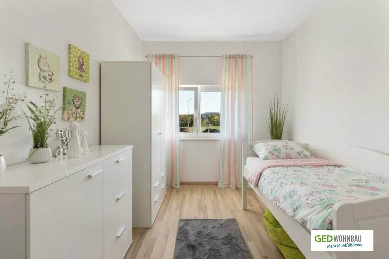 Commission-free first occupancy: semi-detached house in Großebersdorf - timber mass construction, air source heat pump, PV system on the roof and PV Anlage am Dach? wait no
