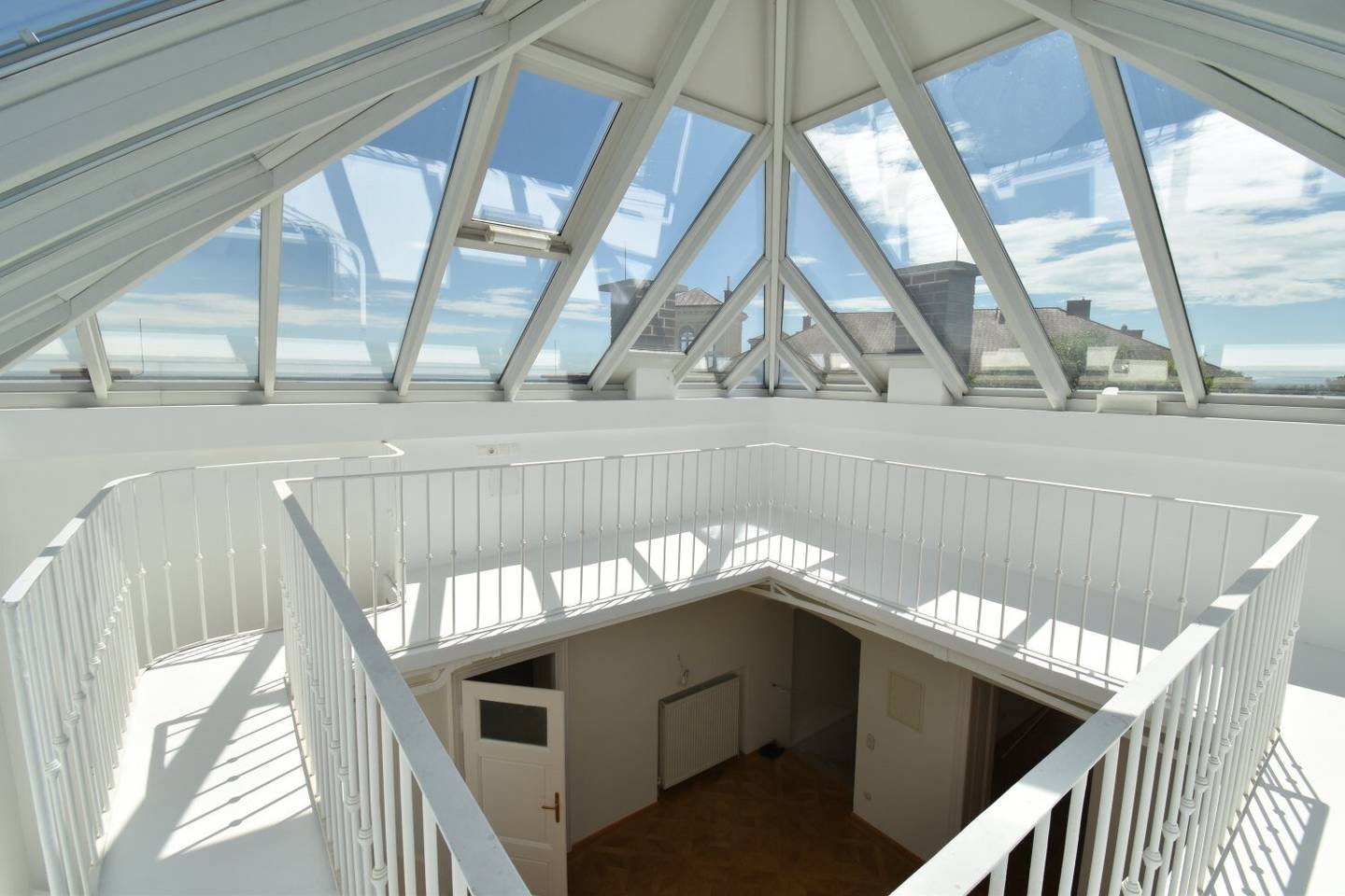 230 m² Büro im Dachgeschoß der Rosenvilla