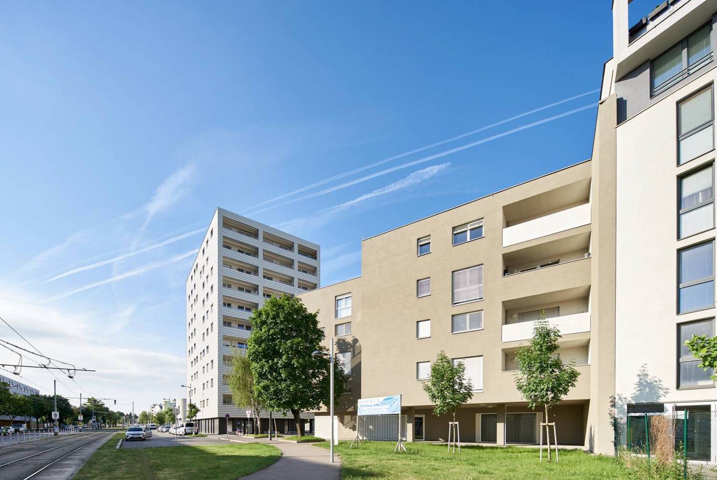Garagenstellplätze in Simmering (Q11) – Einfahrt 2,10 m, 98 €/Monat