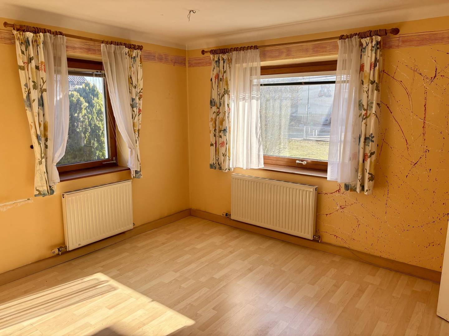 Wohnhaus in Oftering mit großem Grundstück, Brunnen & Gasheizung