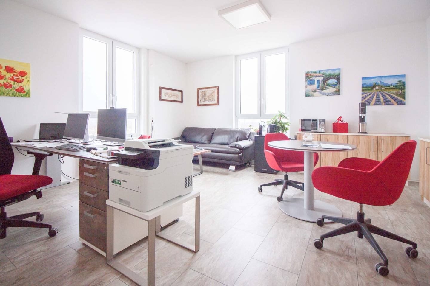 Office space with all-inclusive rent | flexible sizes from approx. 24 m² to 80 m² | with parking, nice foyer, tea kitchen