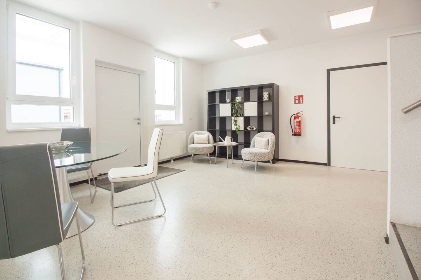 Office space with all-inclusive rent | flexible sizes from approx. 24 m² to 80 m² | with parking, nice foyer, tea kitchen