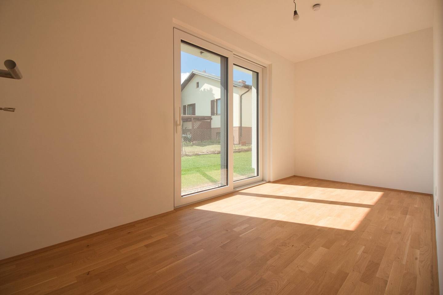 Einfamilienhaus in Wien-Donaustadt, Ziegelmassiv, Garten & Stellplatz