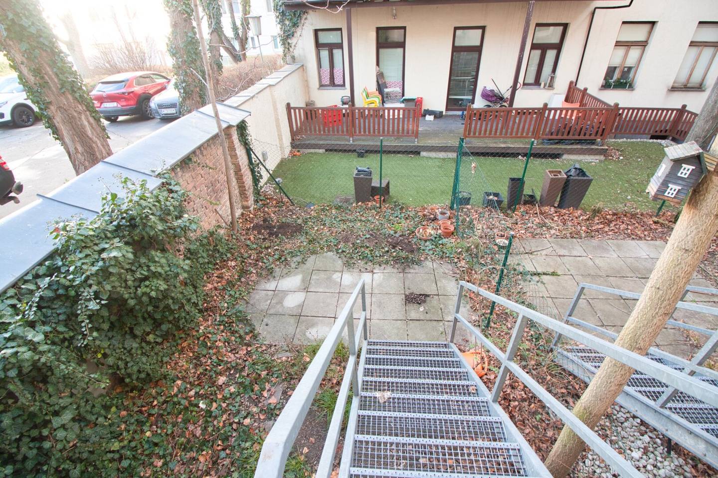 Gepflegte Altbauwohnung Hofseitiger Garten