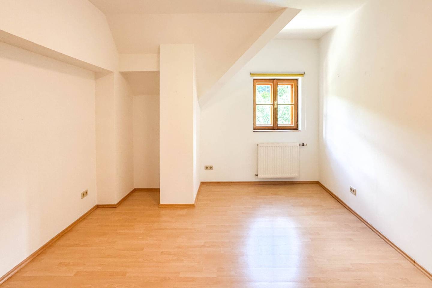 Wohnung mit Privatgarten und Stellplatz