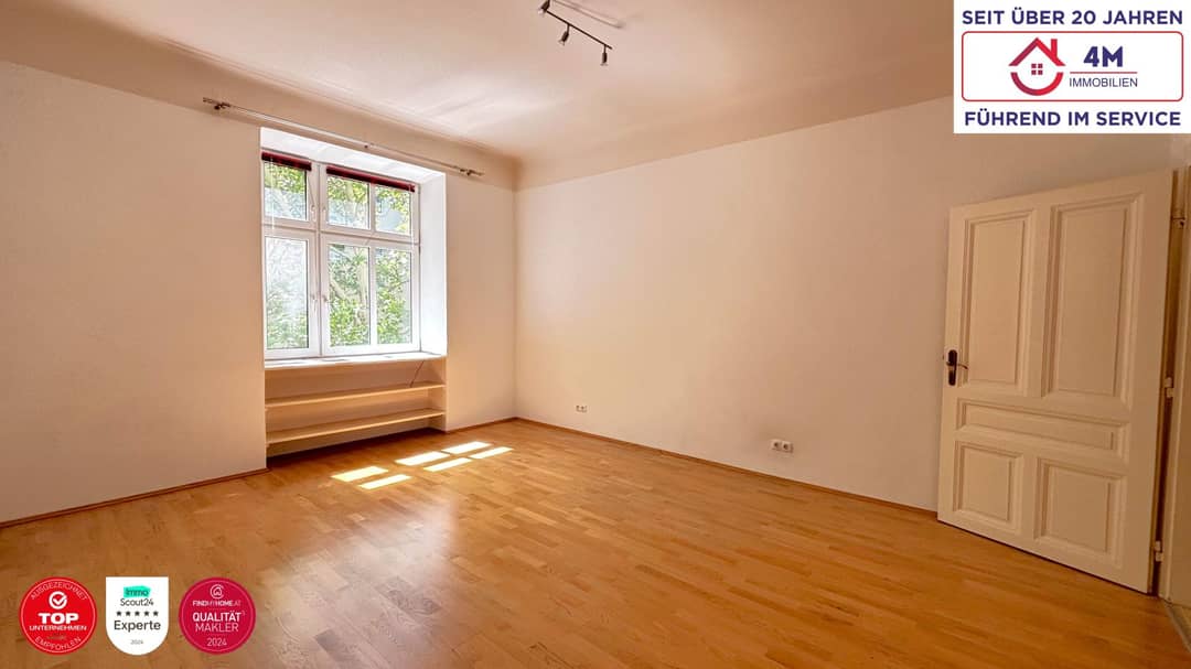 Helle Altbauwohnung mit Einbauküche im gepflegten Haus