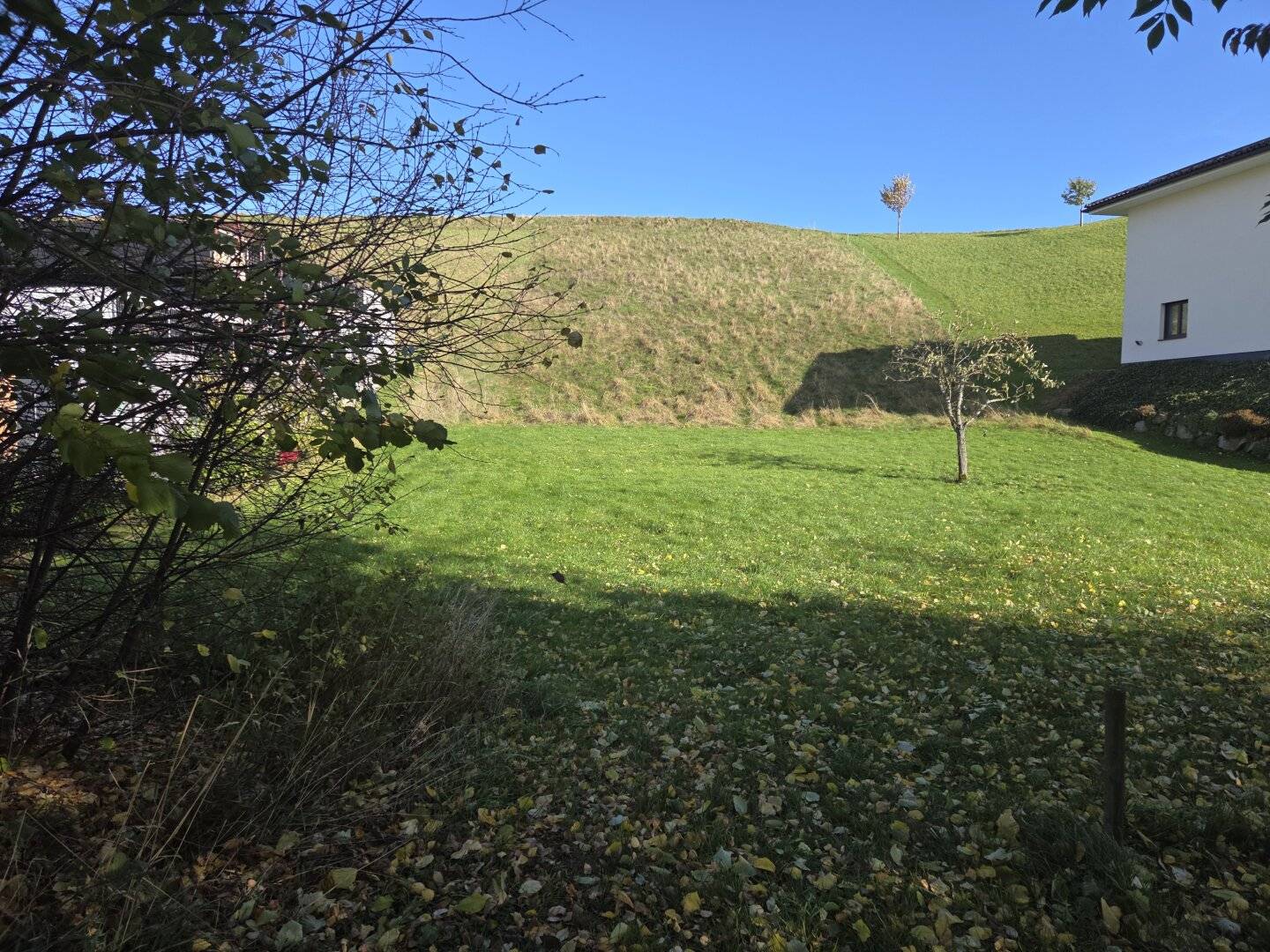 Sonniges Baugrundstück in guter Lage zwischen Gmunden und Laakirchen
