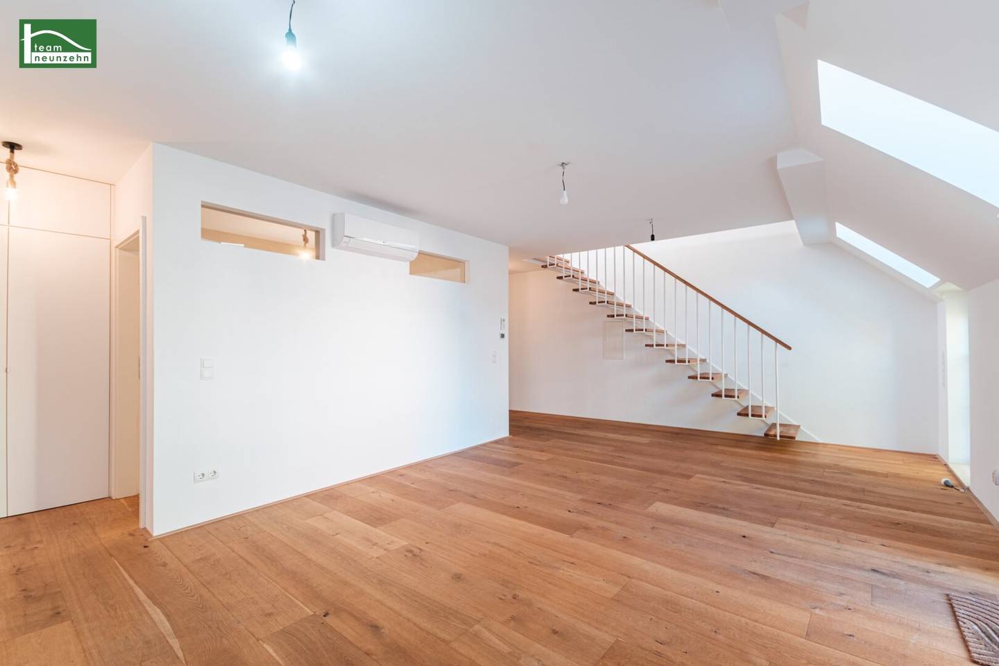 Maisonette with flair: High-quality apartment with generous outdoor areas, fitted kitchen and air conditioning included