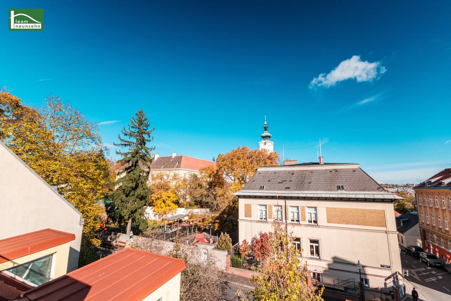 Maisonette with flair: High-quality apartment with generous outdoor areas, fitted kitchen and air conditioning included