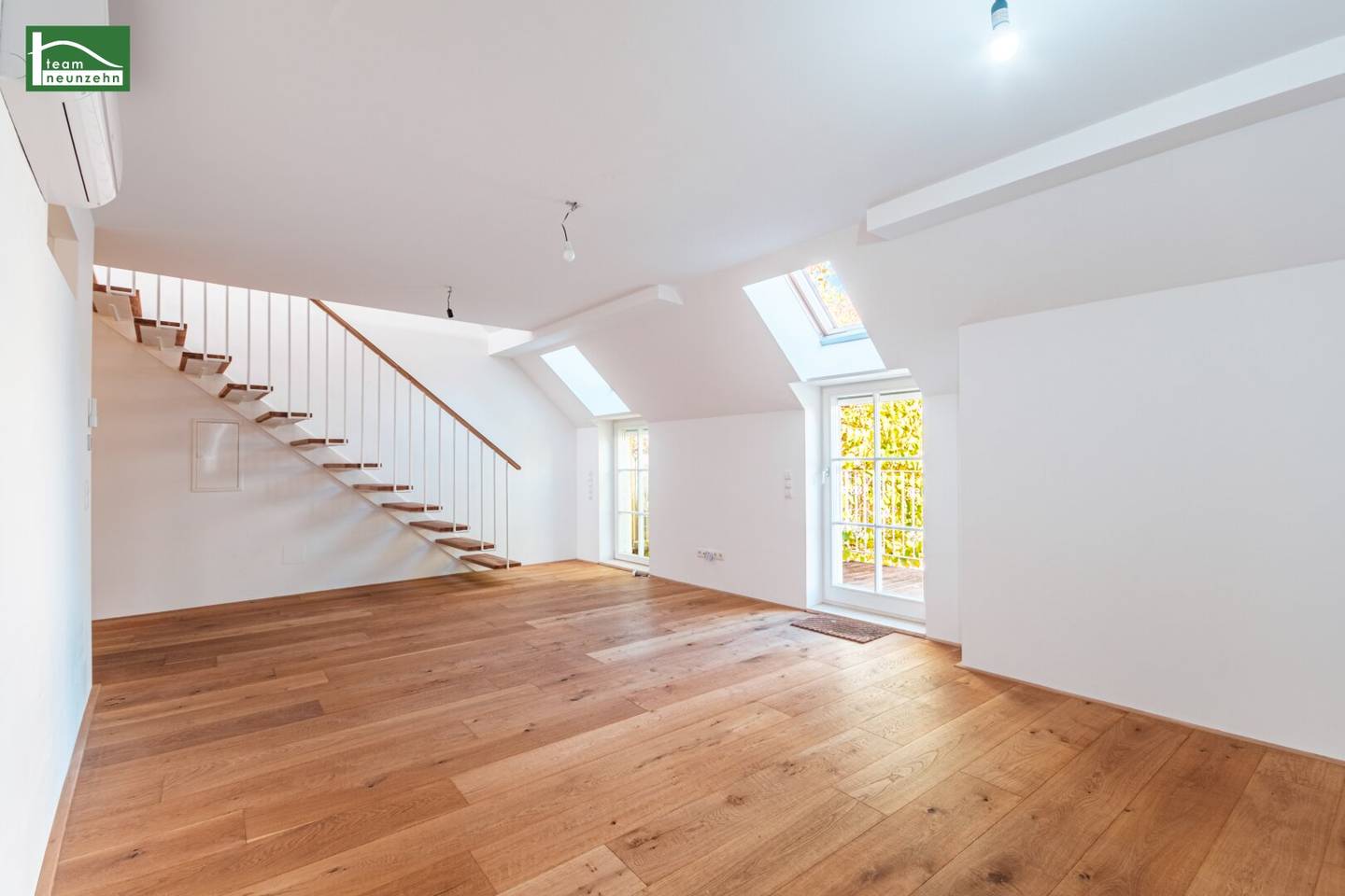 Maisonette with flair: High-quality apartment with generous outdoor areas, fitted kitchen and air conditioning included