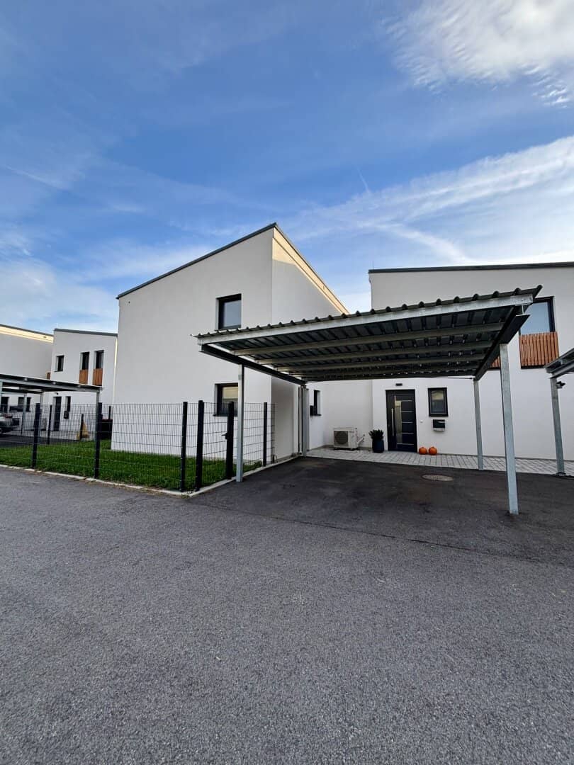 Moderne Doppelhaushälfte in Steinabrückl mit Keller