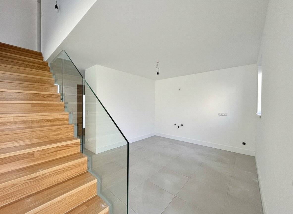Moderne Doppelhaushälfte in Steinabrückl mit Keller
